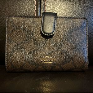 Coach wallet- like new